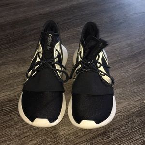 Adidas Tubular Sneakers